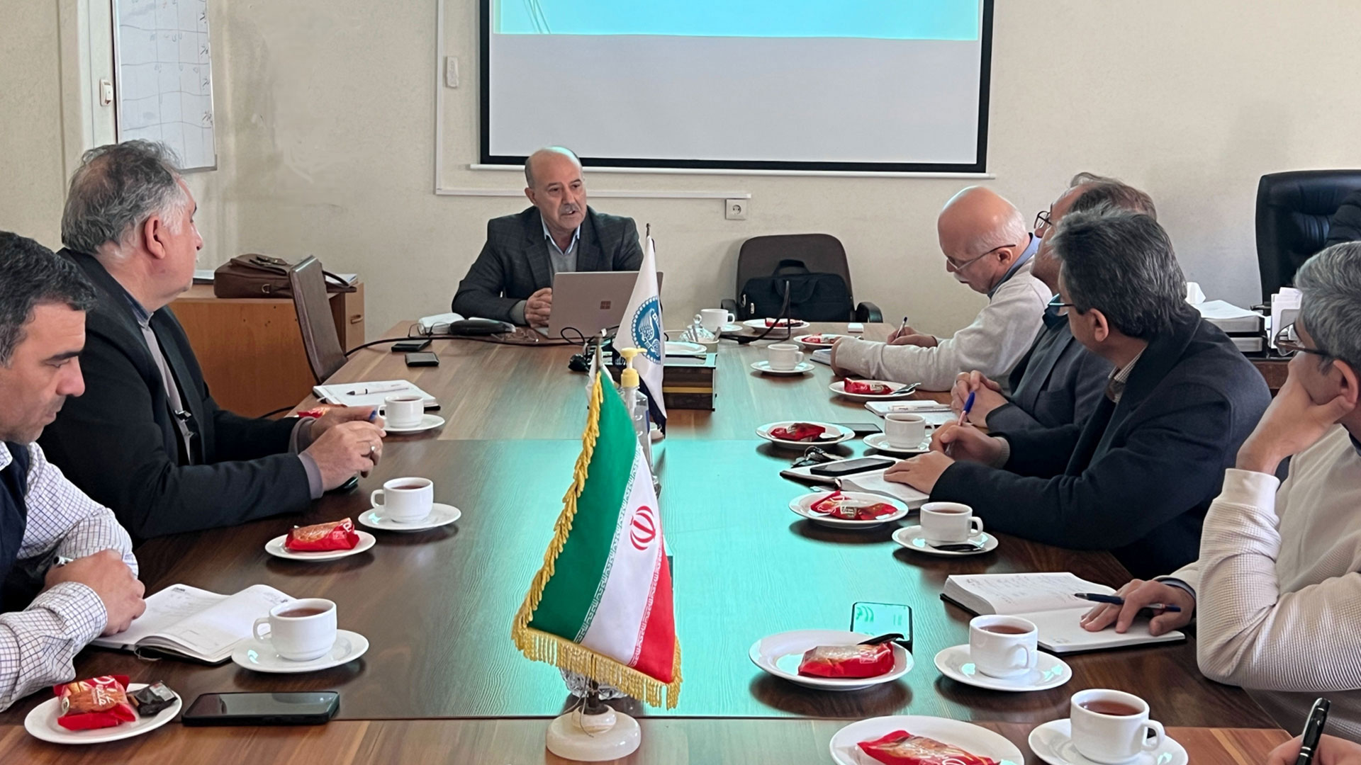 جلسه گروه رحمانی با دانشکدگان کشاورزی دانشگاه تهران